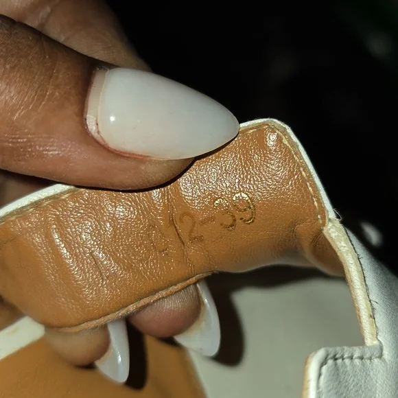 Women's Flats - Picture 4 of 7